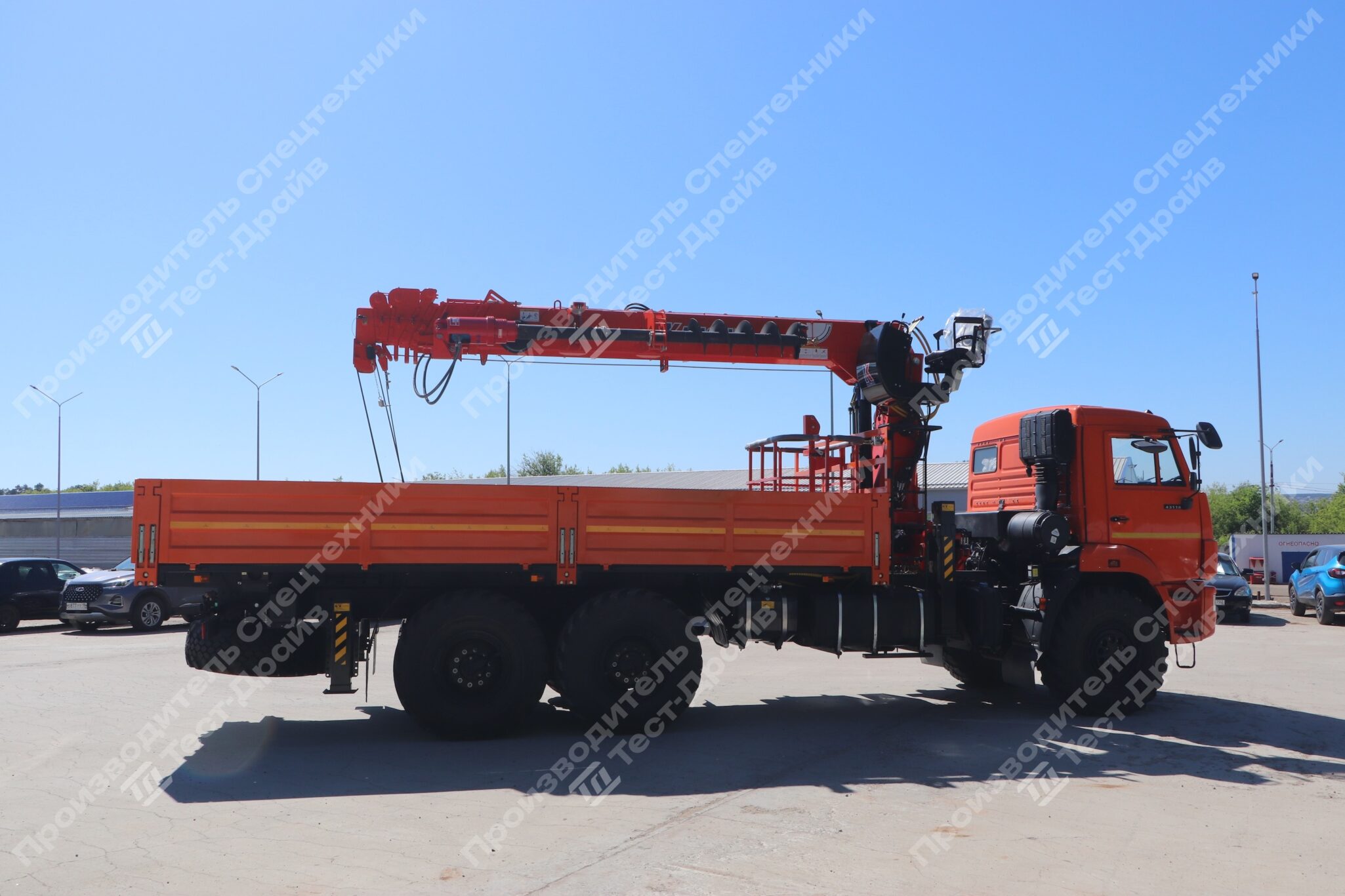 Бортовой КамАЗ-43118 6x6 с КМУ Kanglim KS2056 Фото №9