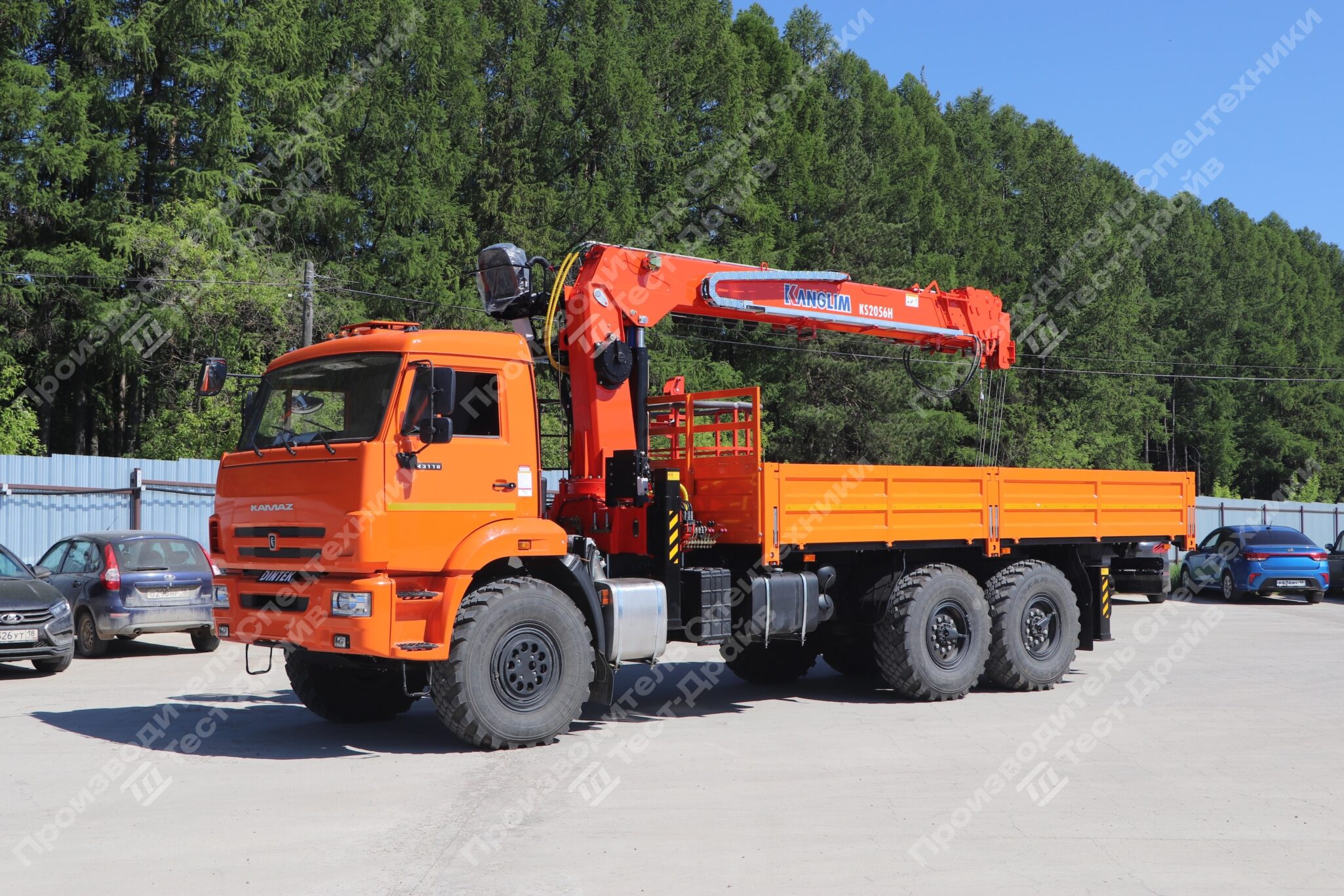 Бортовой КамАЗ-43118 6x6 с КМУ Kanglim KS2056 Фото №11