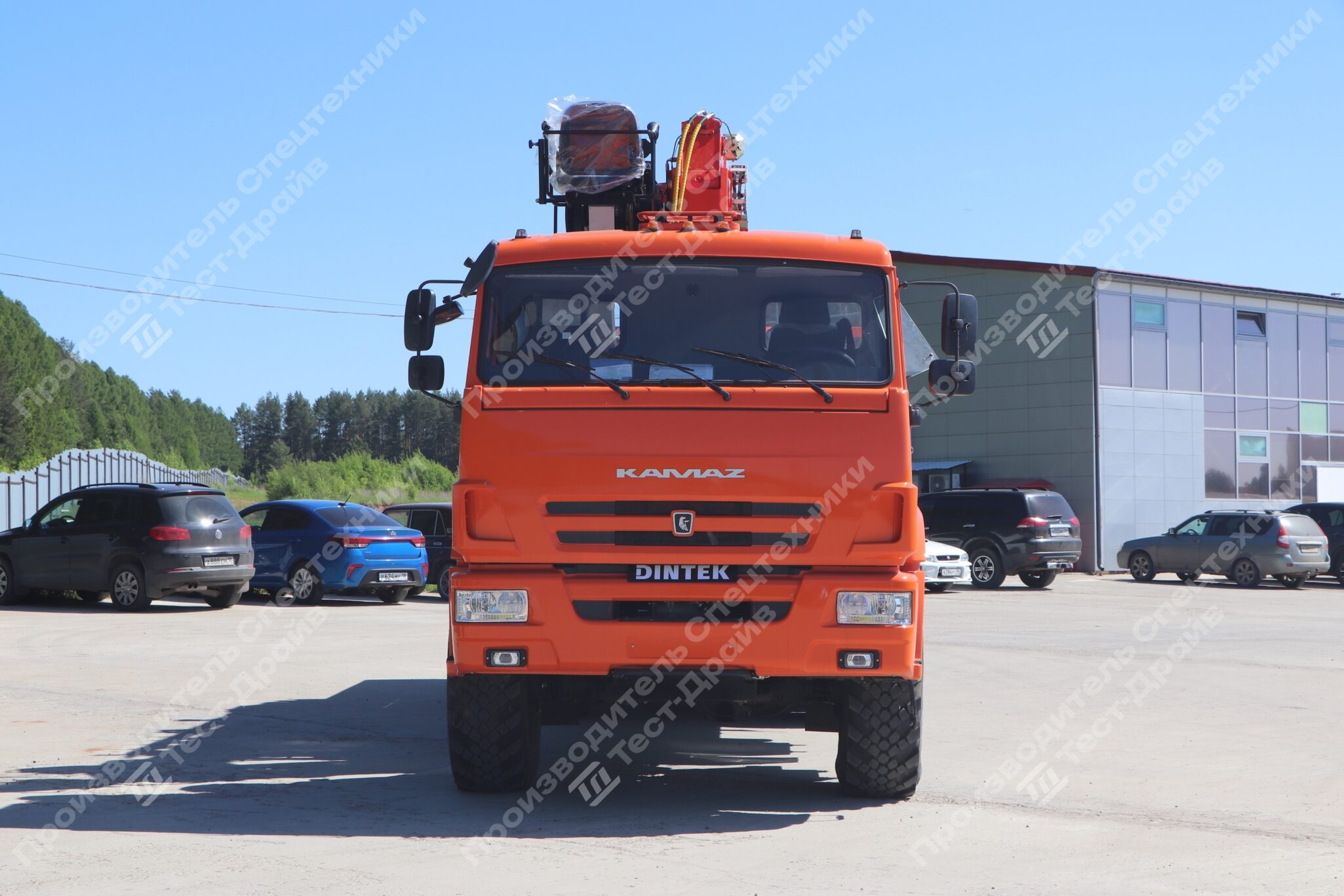 Бортовой КамАЗ-43118 6x6 с КМУ Kanglim KS2056 Фото №16