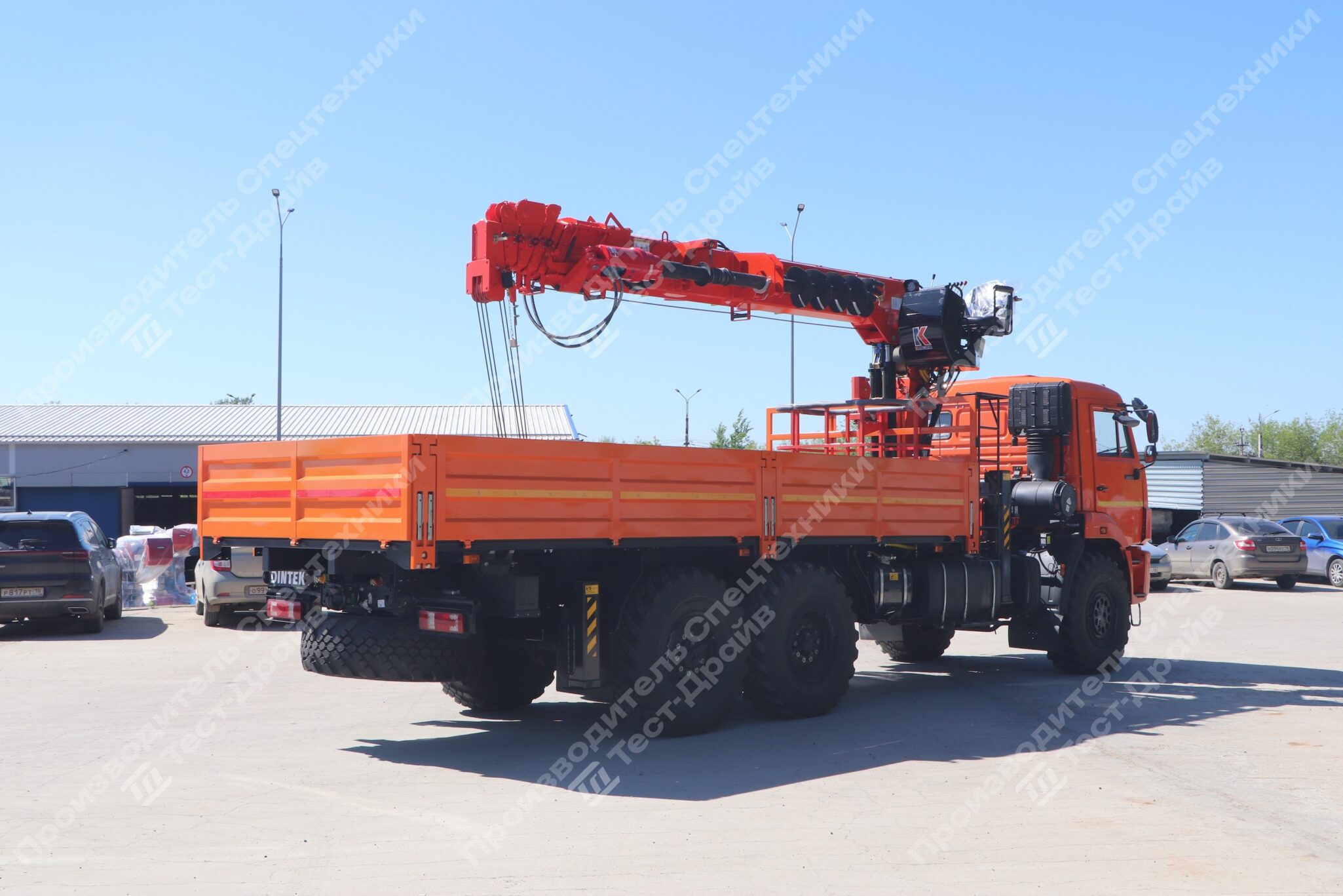 Бортовой КамАЗ-43118 6x6 с КМУ Kanglim KS2056 Фото №21