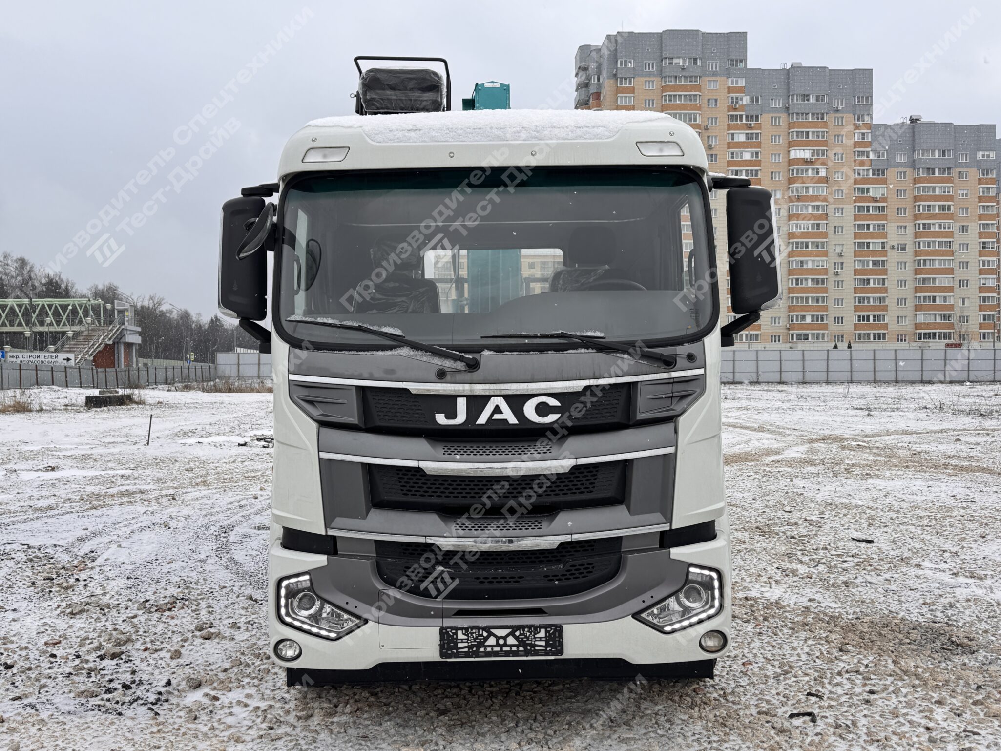 Бортовой JAC N200 6x4 с КМУ HKTC HLC 8016 Фото №8