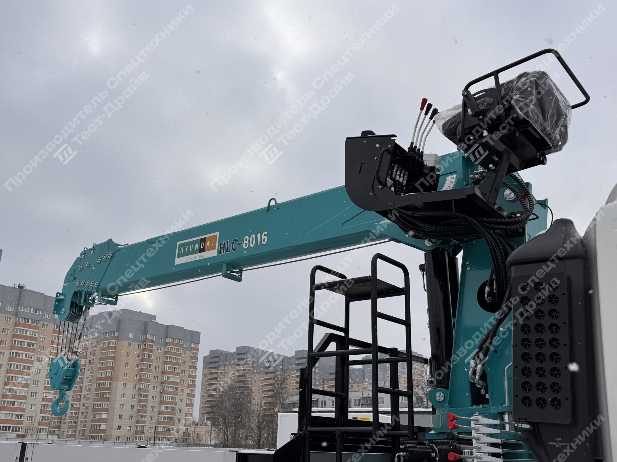 Бортовой JAC N200 6x4 с КМУ HKTC HLC 8016 Фото №9