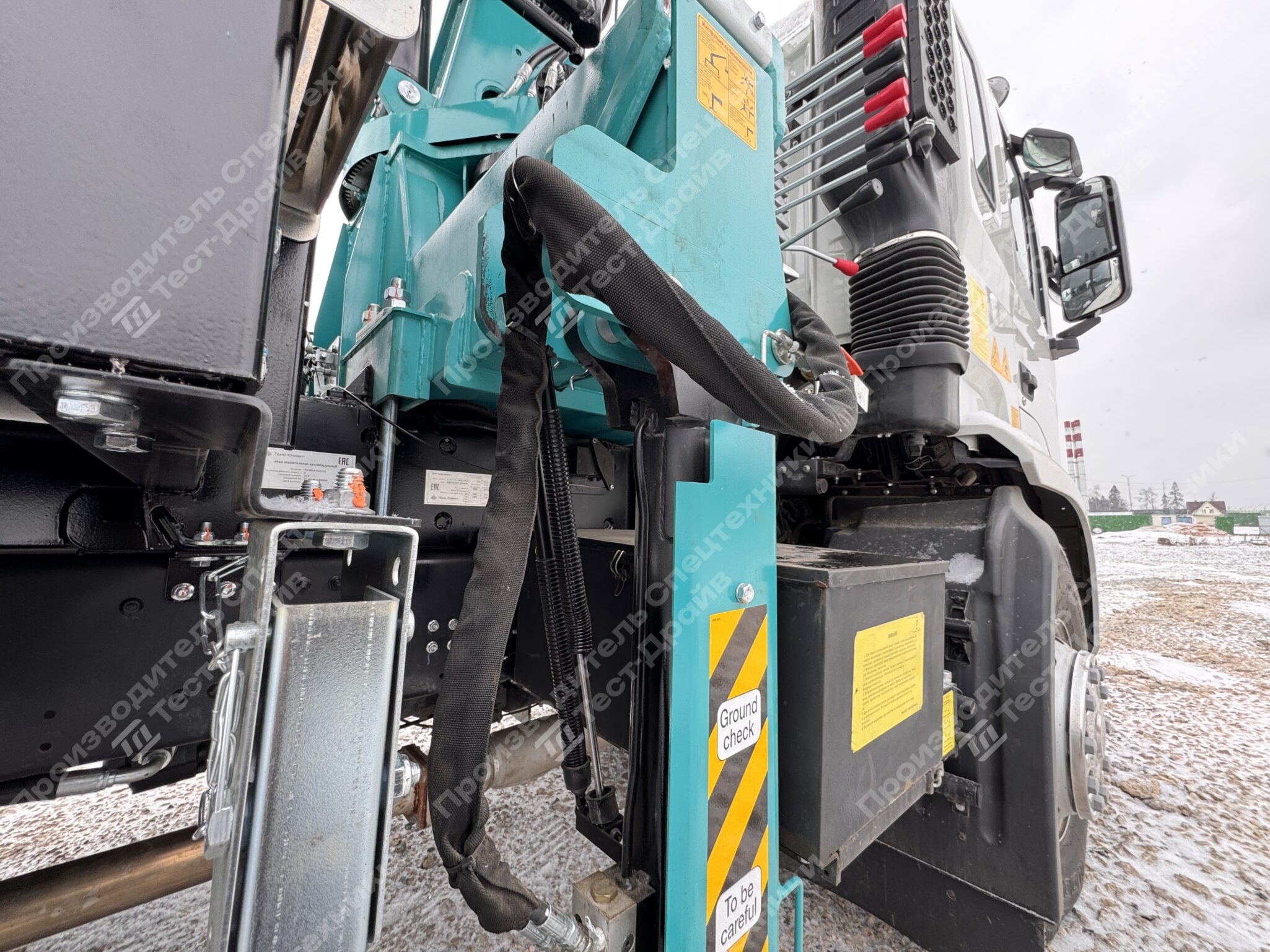 Бортовой JAC N200 6x4 с КМУ HKTC HLC 8016 Фото №14