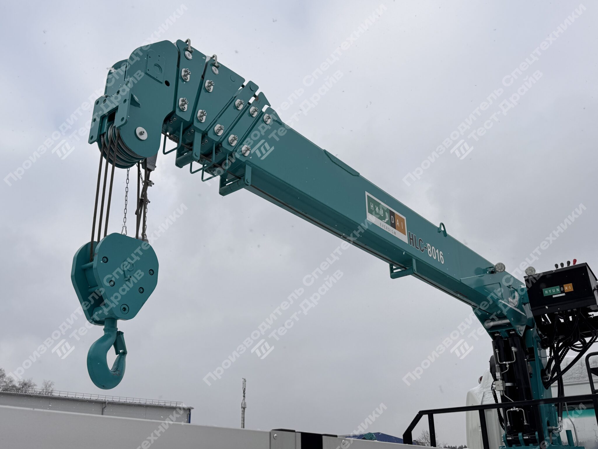 Бортовой JAC N200 6x4 с КМУ HKTC HLC 8016 Фото №19