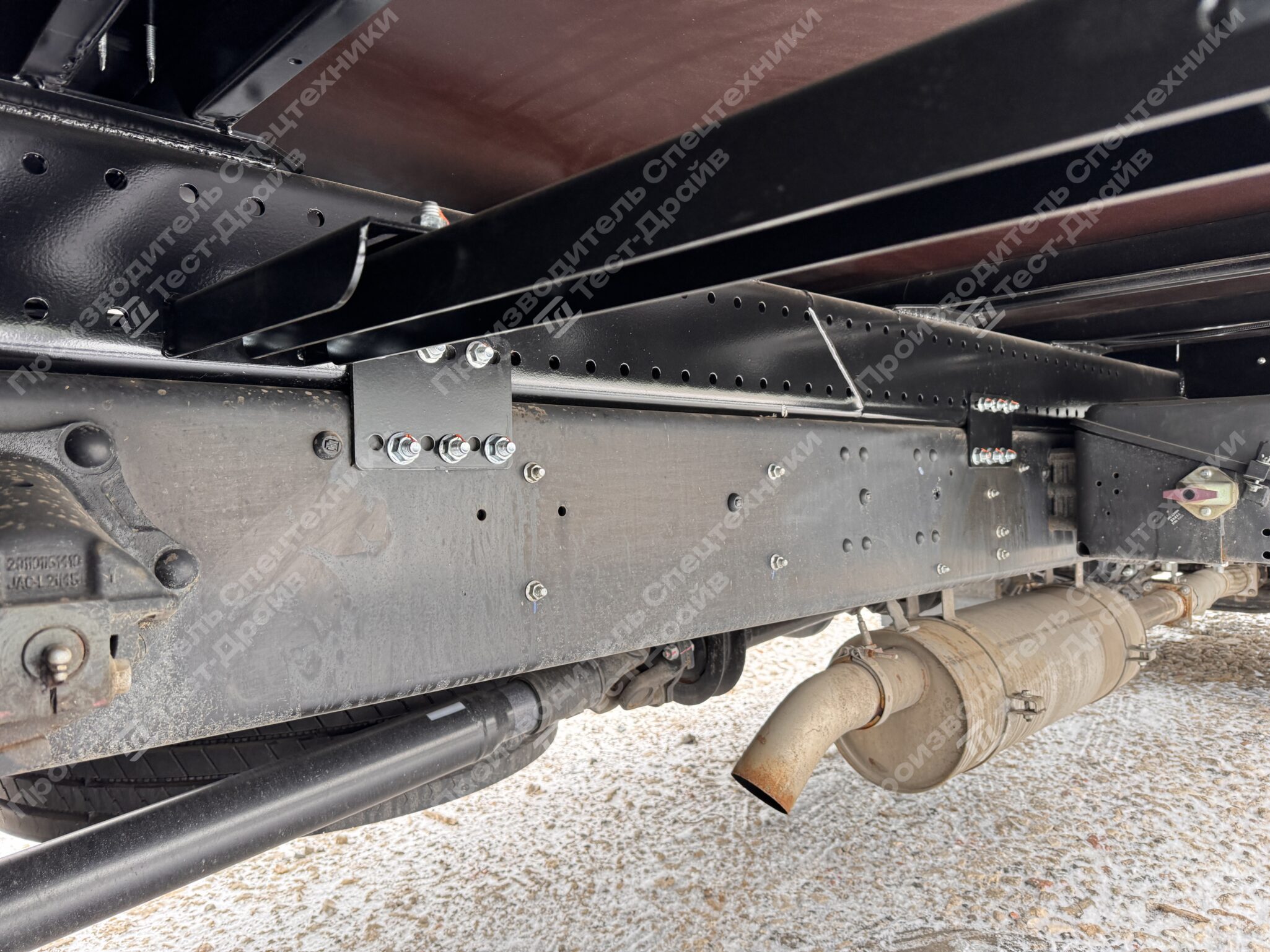 Бортовой JAC N200 6x4 с КМУ HKTC HLC 8016 Фото №21