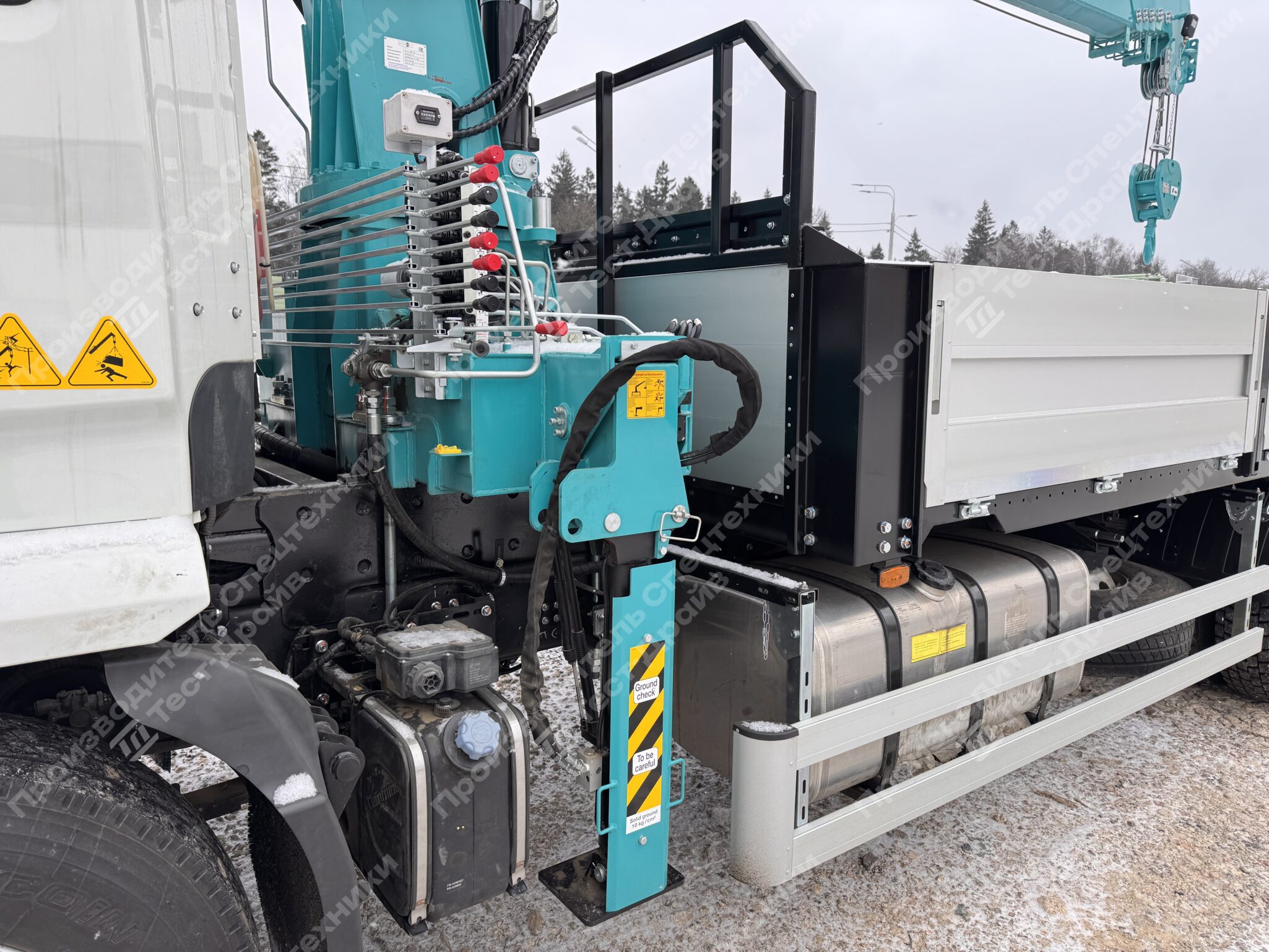 Бортовой JAC N200 6x4 с КМУ HKTC HLC 8016 Фото №29