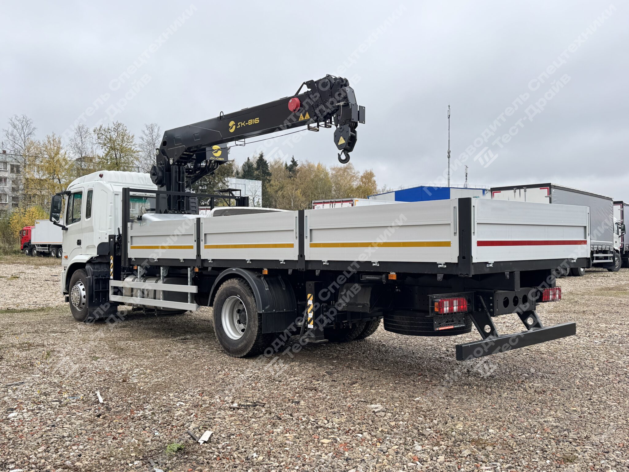 Бортовой с КМУ SK-V816 JAC N200 6x4 Фото №4