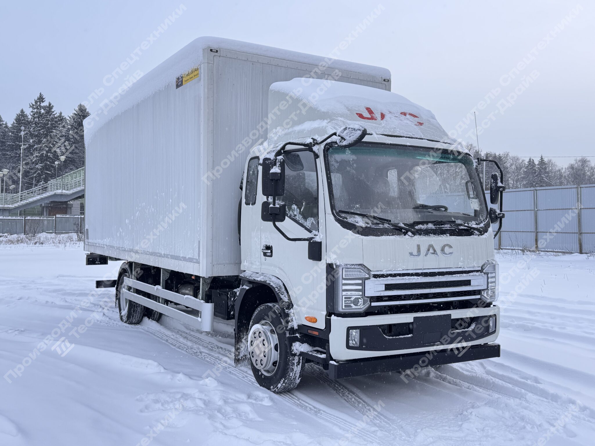 Автофургон изотермический JAC N120 4x2 Фото №4