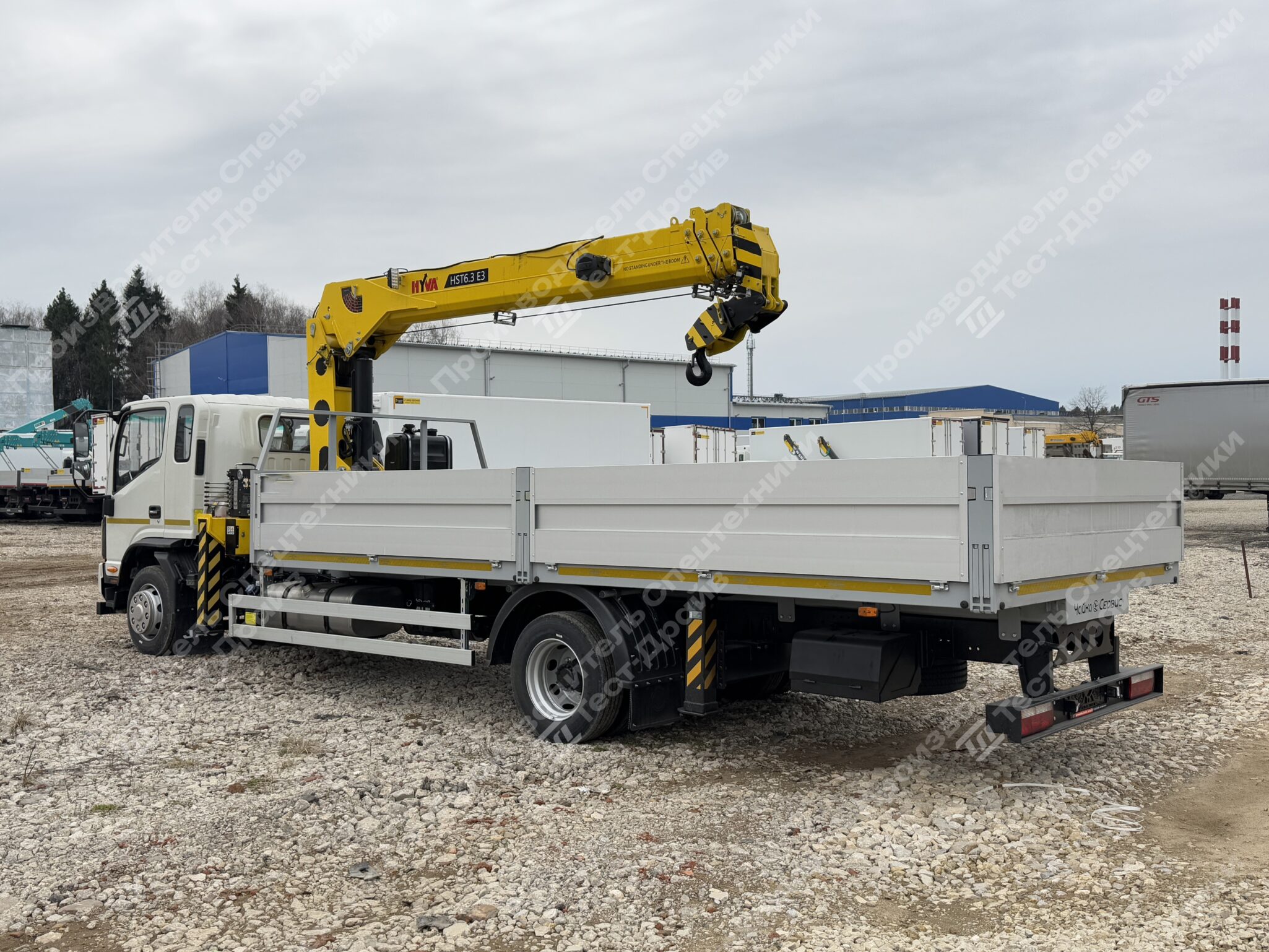 Бортовой JAC N120 4x2 с КМУ HYVA HST6.3 Фото №4