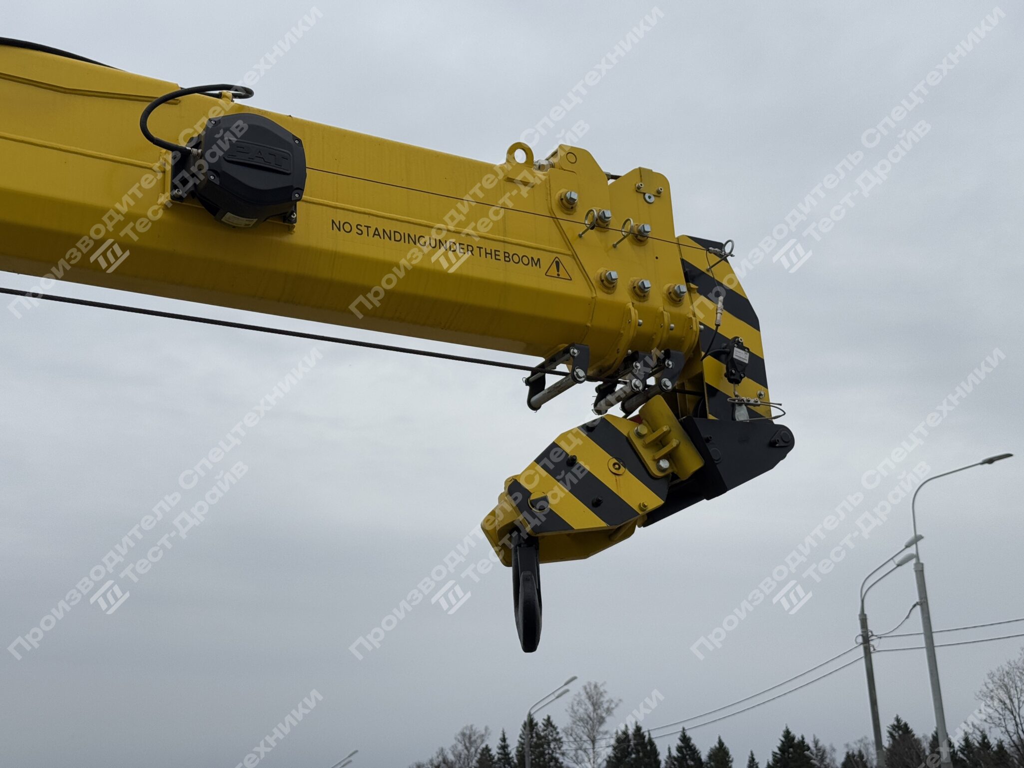 Бортовой JAC N120 4x2 с КМУ HYVA HST6.3 Фото №11