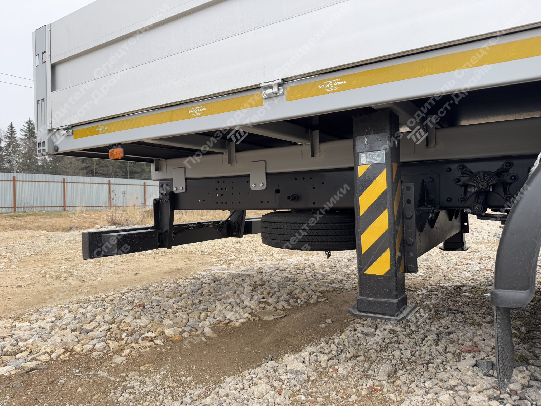 Бортовой JAC N120 4x2 с КМУ HYVA HST6.3 Фото №18