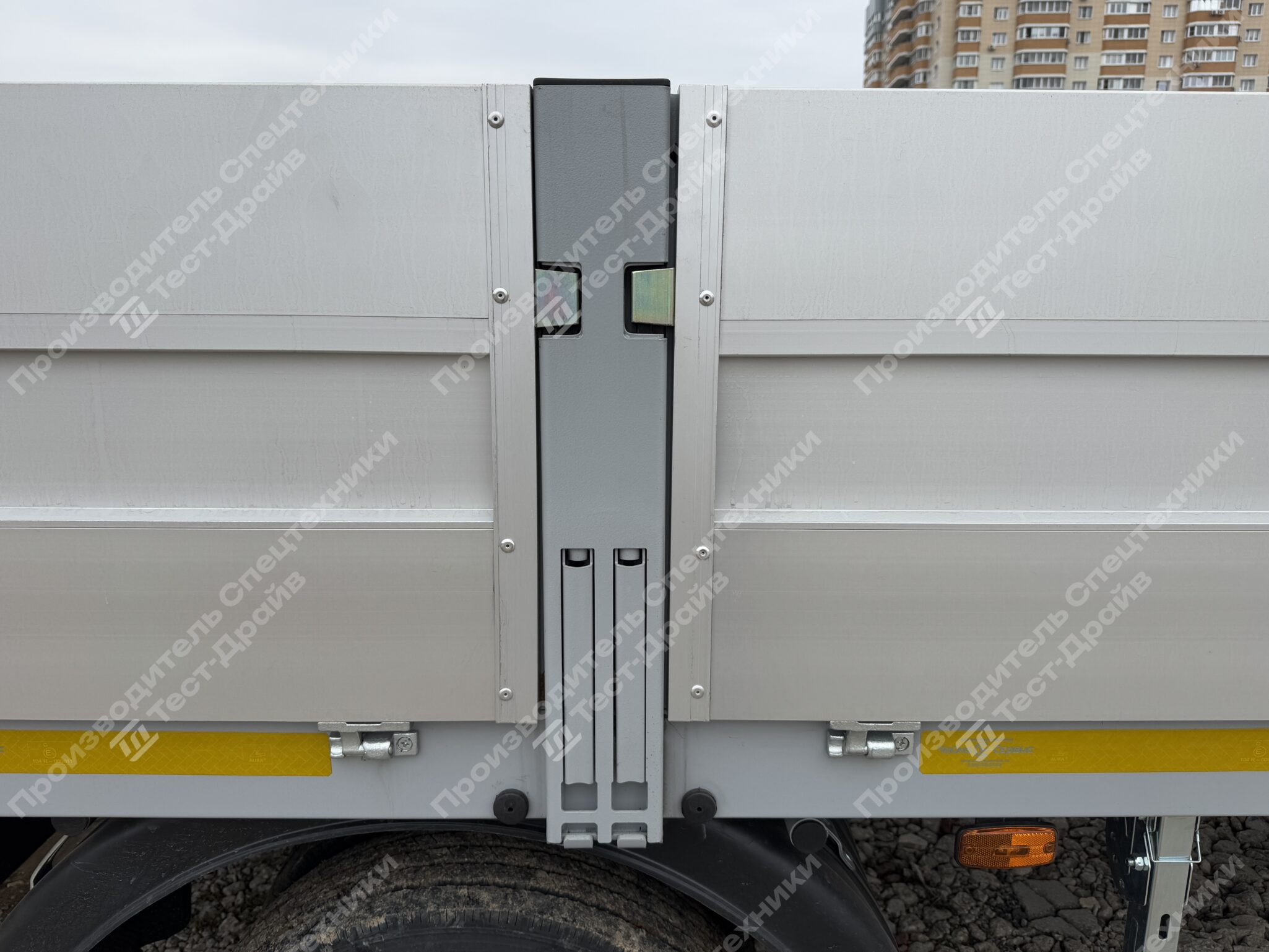 Бортовой JAC N120 4x2 с КМУ HYVA HST6.3 Фото №21