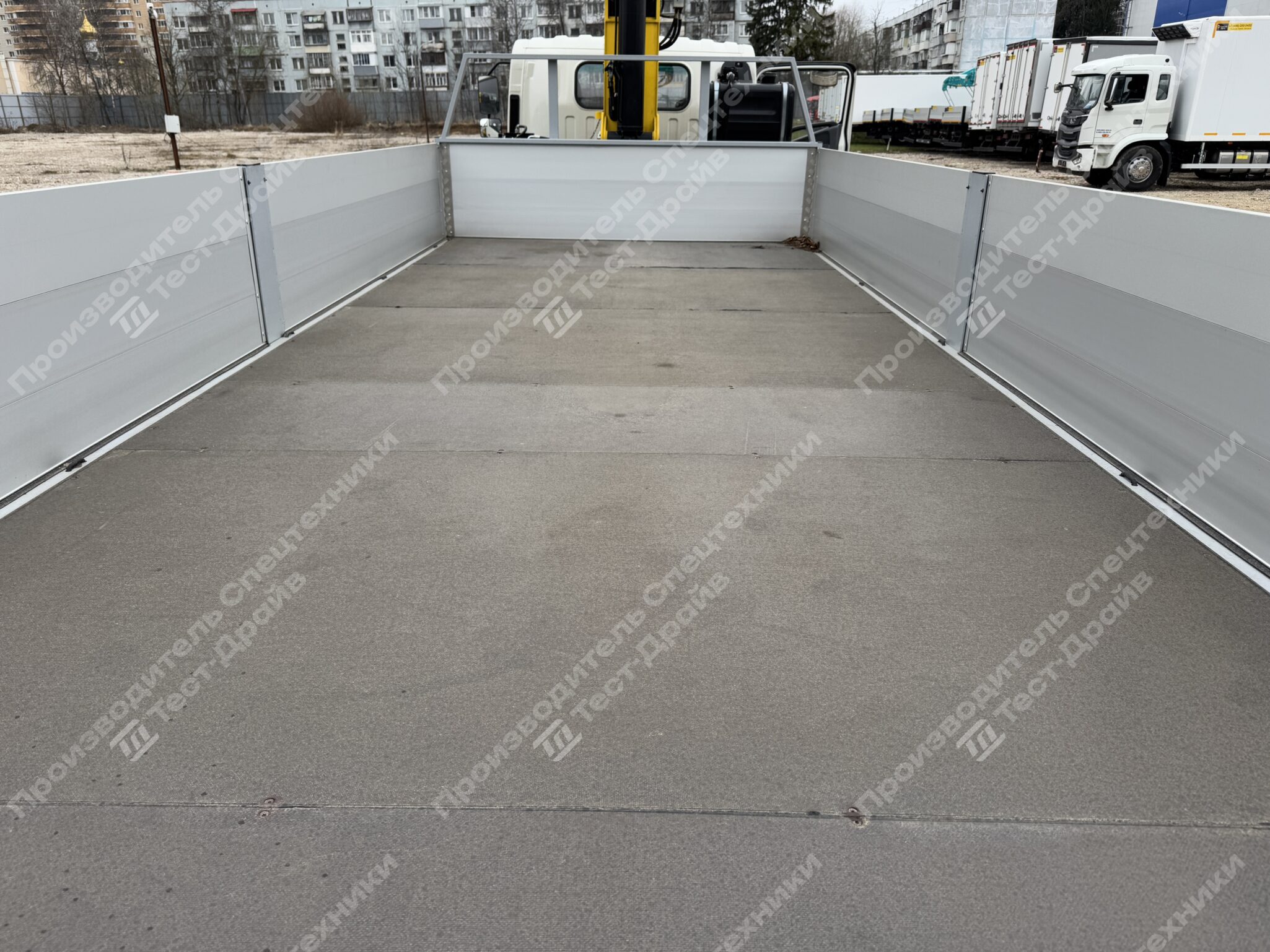 Бортовой JAC N120 4x2 с КМУ HYVA HST6.3 Фото №23