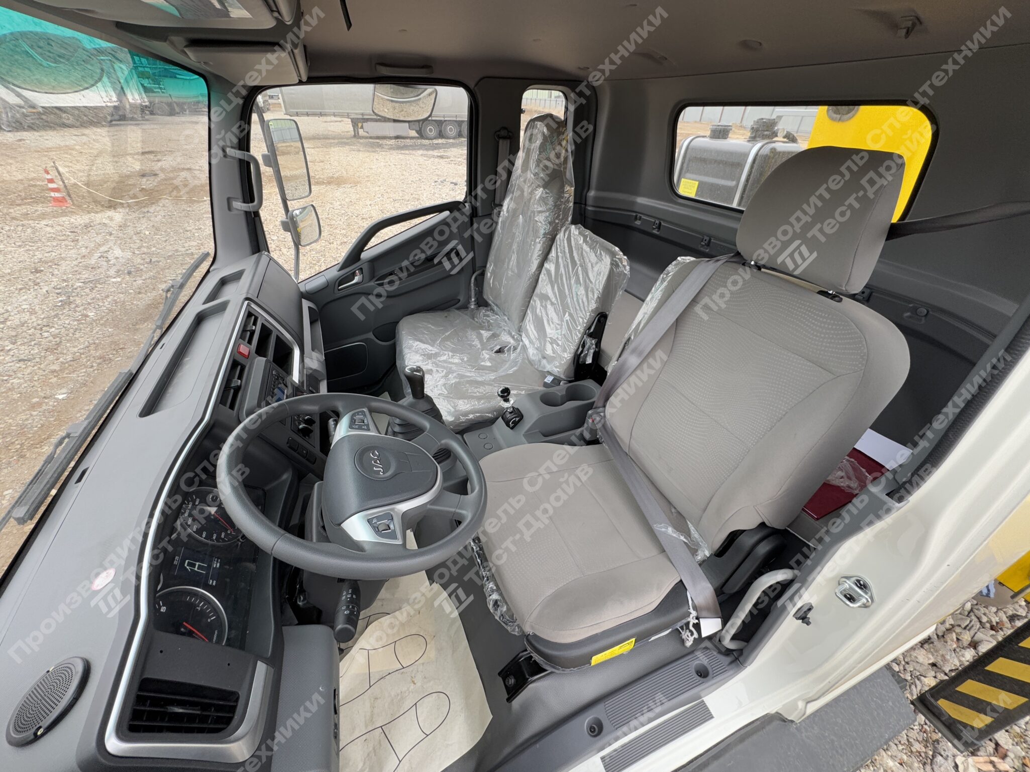 Бортовой JAC N120 4x2 с КМУ HYVA HST6.3 Фото №30