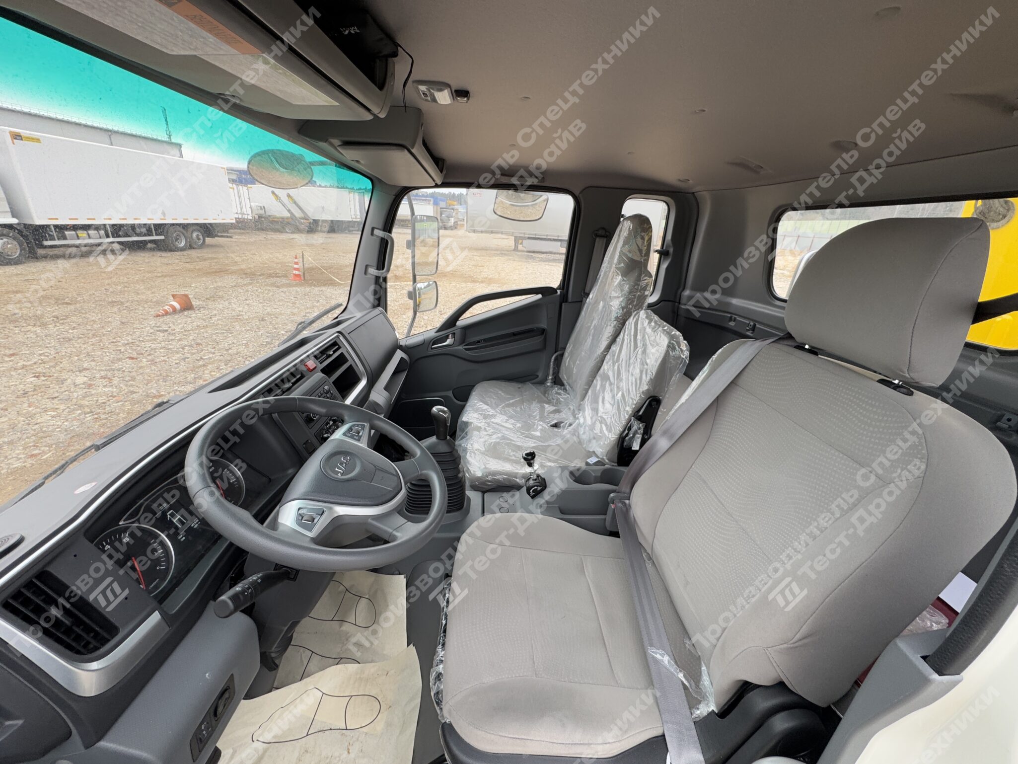 Бортовой JAC N120 4x2 с КМУ HYVA HST6.3 Фото №32