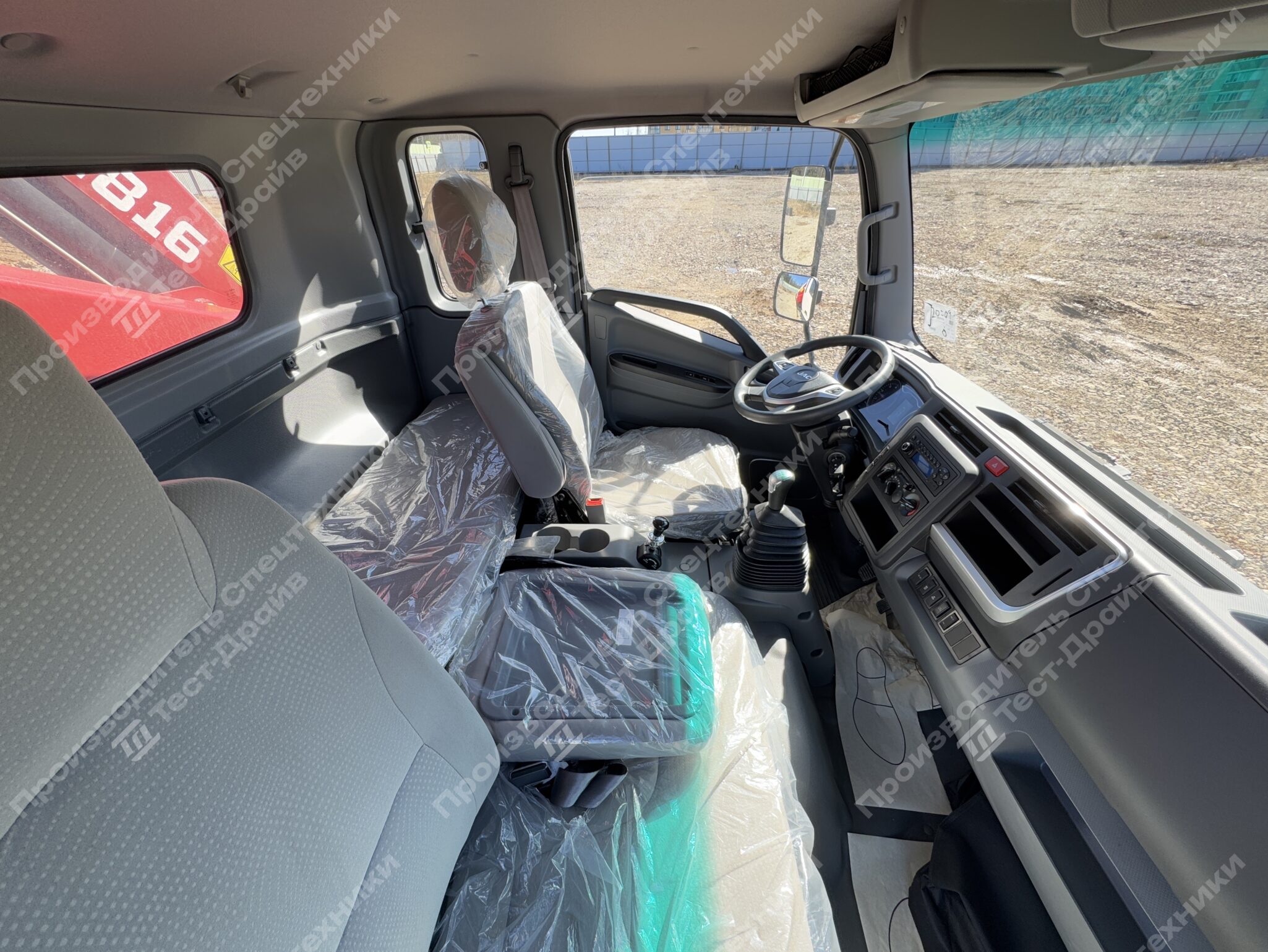 Бортовой JAC N120 4x2 с КМУ Чайка NR 816-2S Фото №10
