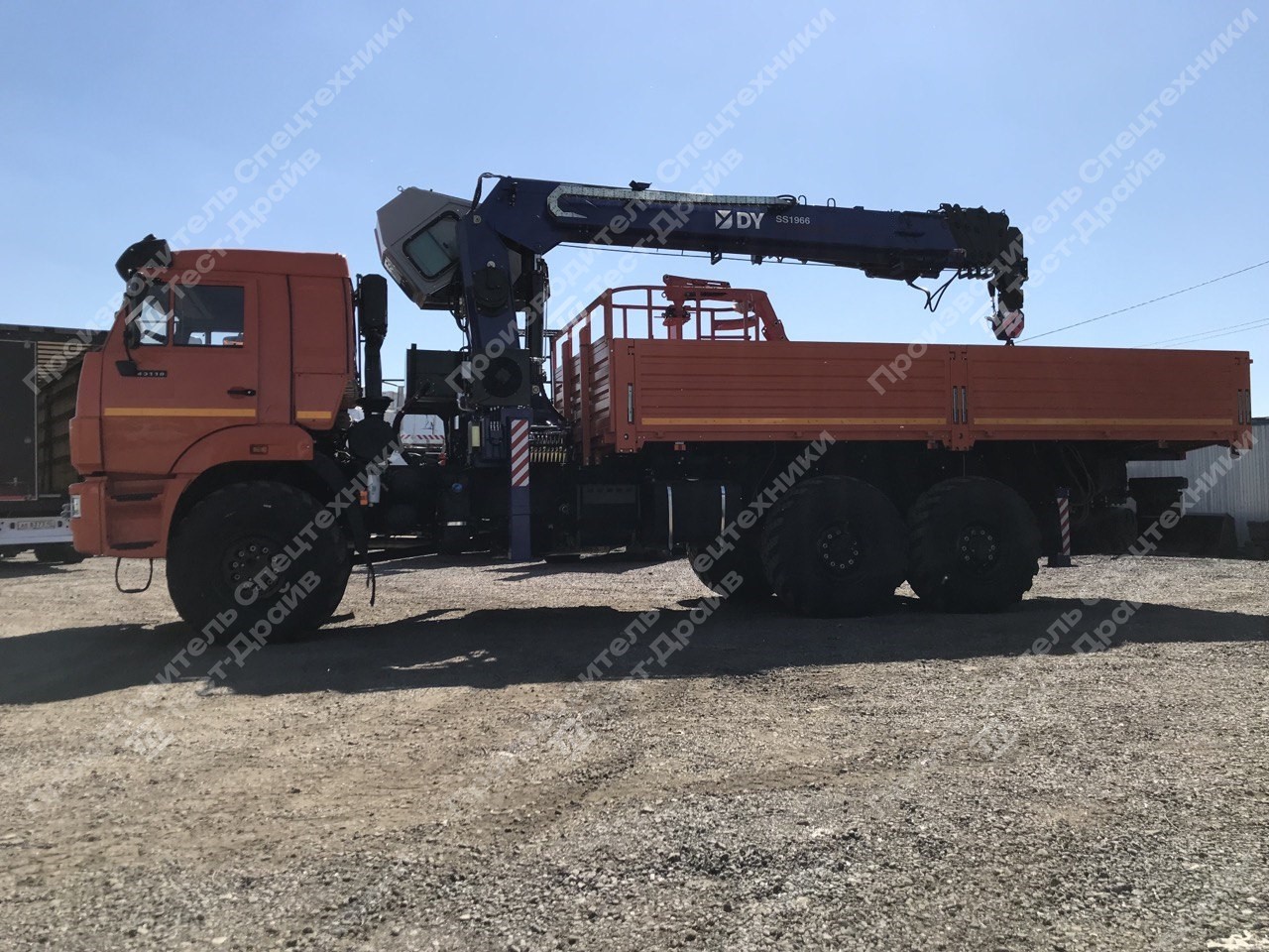 Бортовой КамАЗ-43118 6x6 с КМУ DongYang RS1966 и буровым оборудованием Фото №6