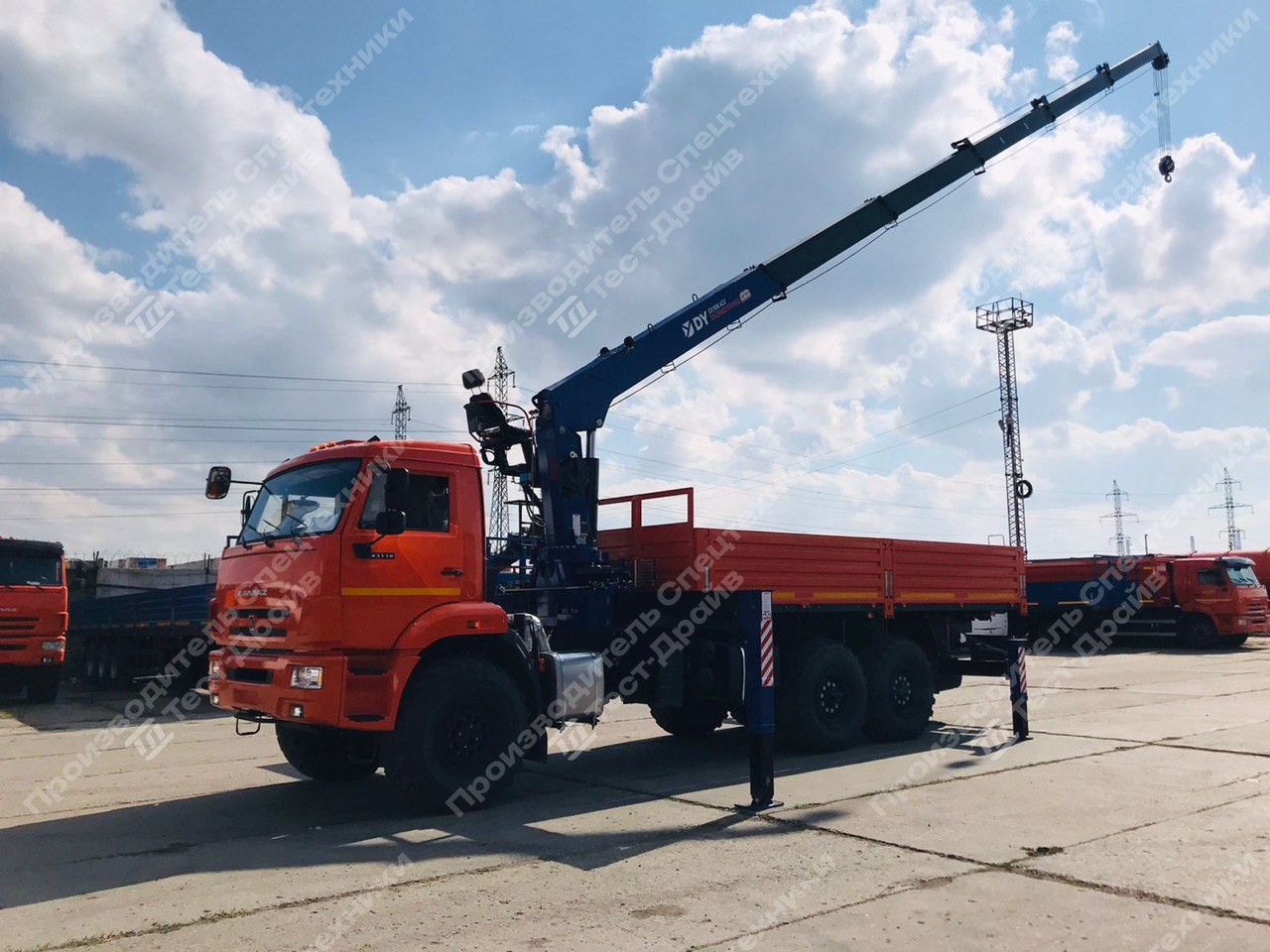 Бортовой КамАЗ 43118 6x6 с КМУ DongYang SS1956 Фото №13