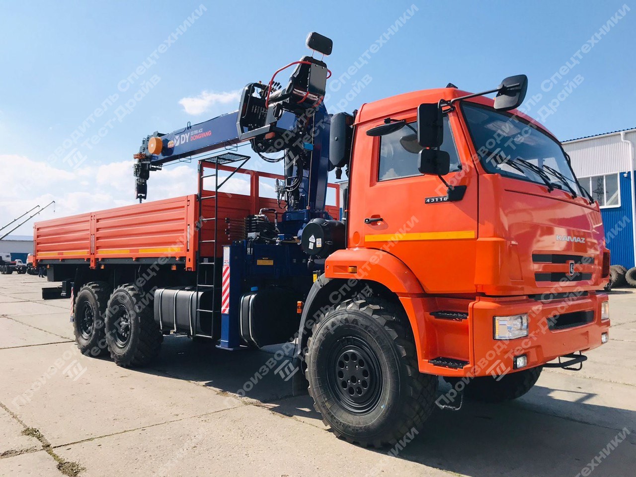 Бортовой КамАЗ 43118 6x6 с КМУ DongYang SS1956 Фото №15