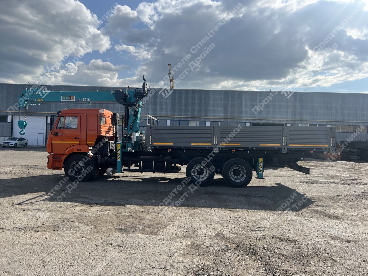 Бортовой КамАЗ-65115-48 6x4 с КМУ HKTC HLC 7016 Фото №2