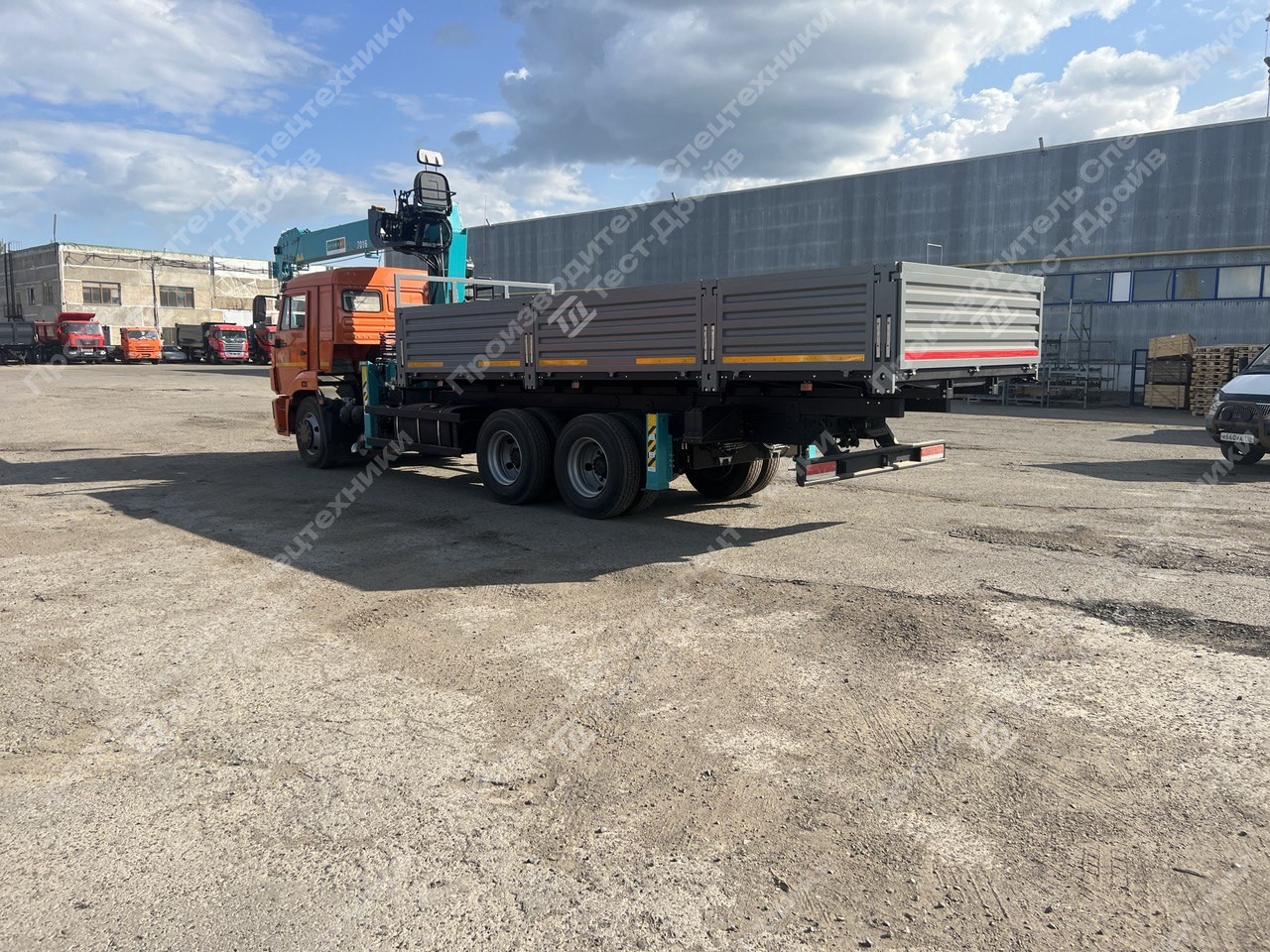 Бортовой КамАЗ-65115-48 6x4 с КМУ HKTC HLC 7016 Фото №3