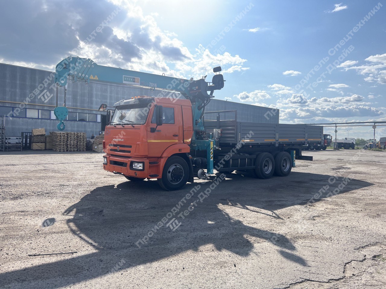 Бортовой КамАЗ-65115-48 6x4 с КМУ HKTC HLC 7016 Фото №9