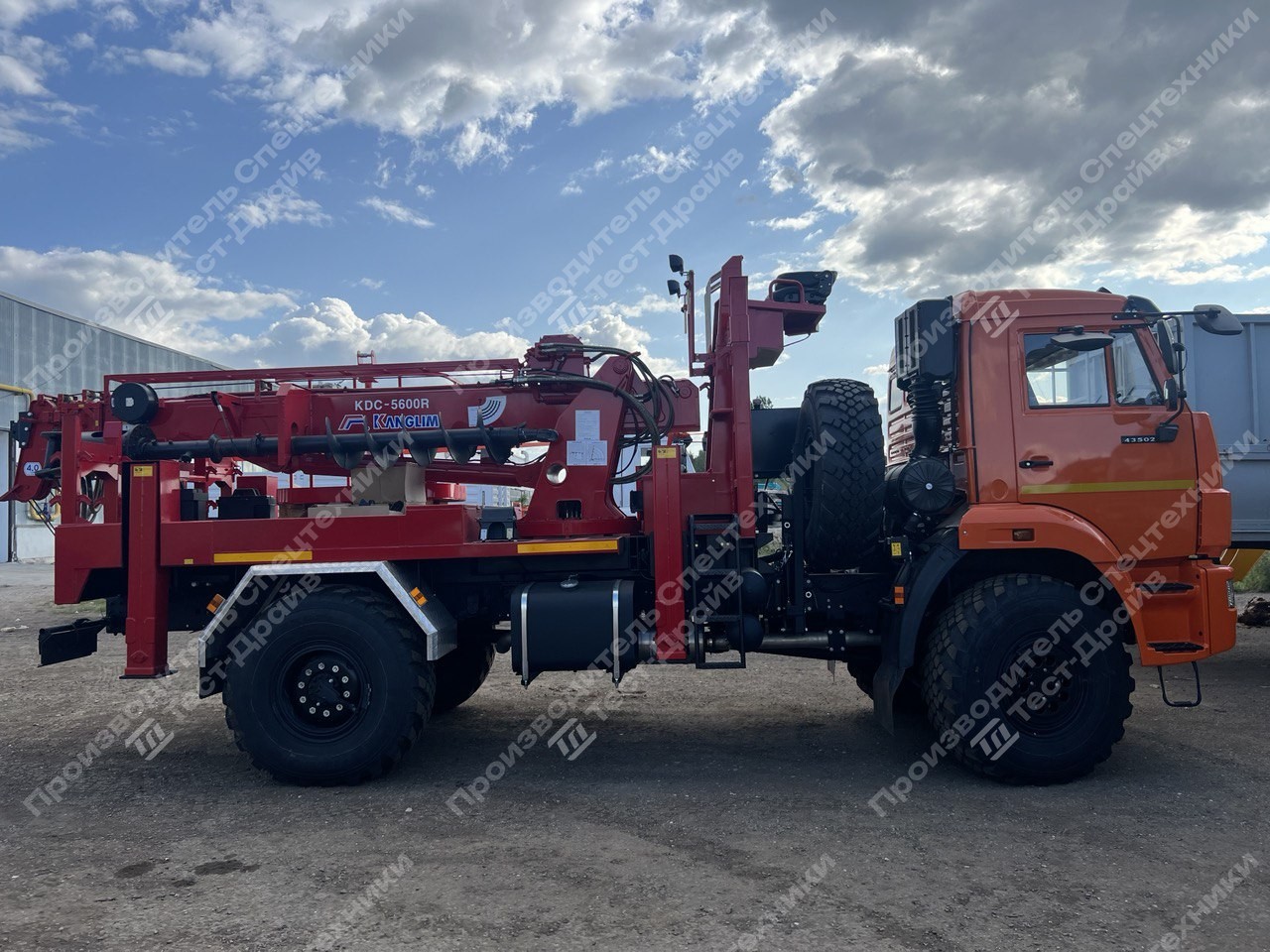 Бурильно-крановая машина КамАЗ-43502 4x4 с БКУ KANGLIM KDC 5600 Фото №1