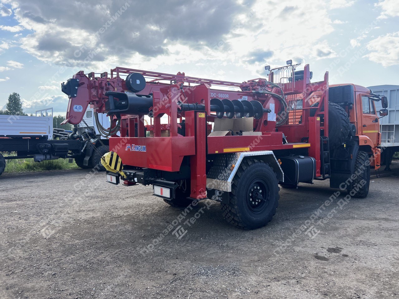 Бурильно-крановая машина КамАЗ-43502 4x4 с БКУ KANGLIM KDC 5600 Фото №6