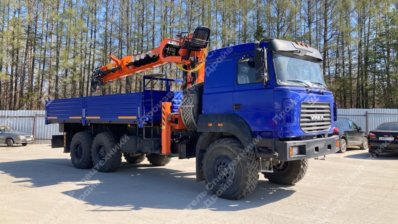 Бортовой Урал 4320-4972-80E5 6x6 с КМУ Hangil HGC 976 и буровым оборудованием Фото №6