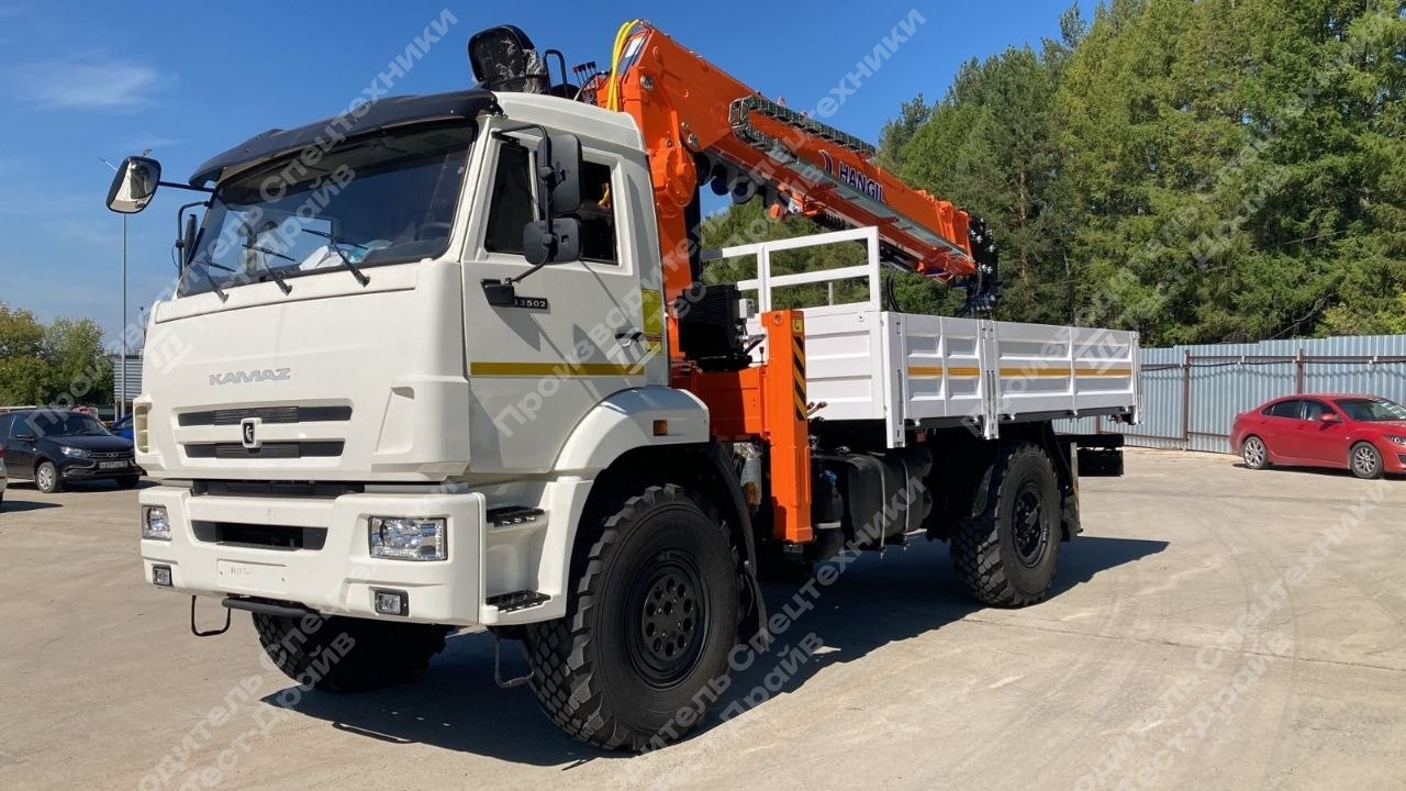 Бортовой КамАЗ 43118 6x6 с КМУ Hangil HGC 976 с навесным буровым оборудованием Фото №1