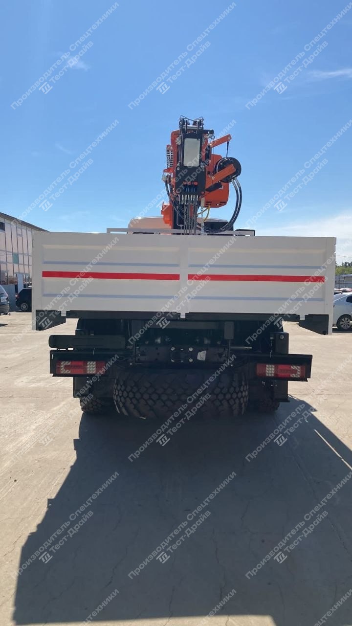 Бортовой КамАЗ 43118 6x6 с КМУ Hangil HGC 976 с навесным буровым оборудованием Фото №7