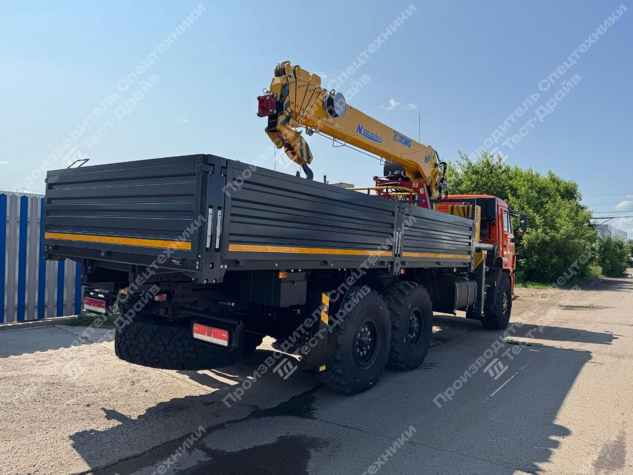 Бортовой КамАЗ 43118 6x6 с КМУ XCMG SQS 200-6 Фото №14