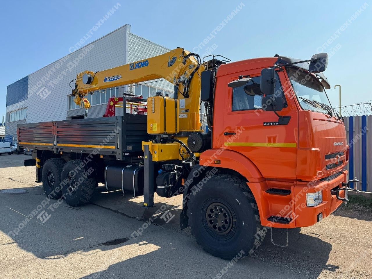 Бортовой КамАЗ 43118 6x6 с КМУ XCMG SQS 200-6 Фото №17