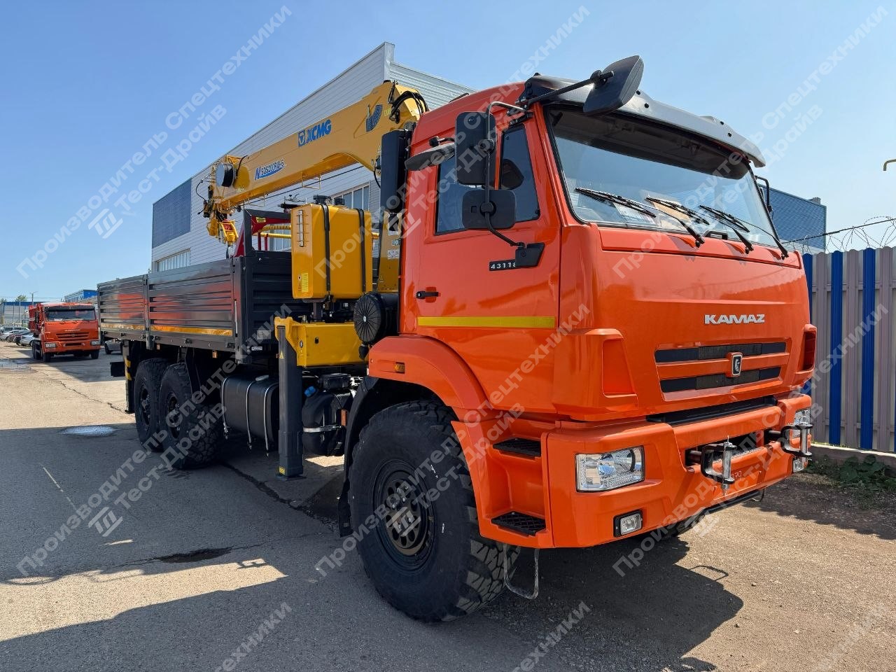 Бортовой КамАЗ 43118 6x6 с КМУ XCMG SQS 200-6 Фото №19