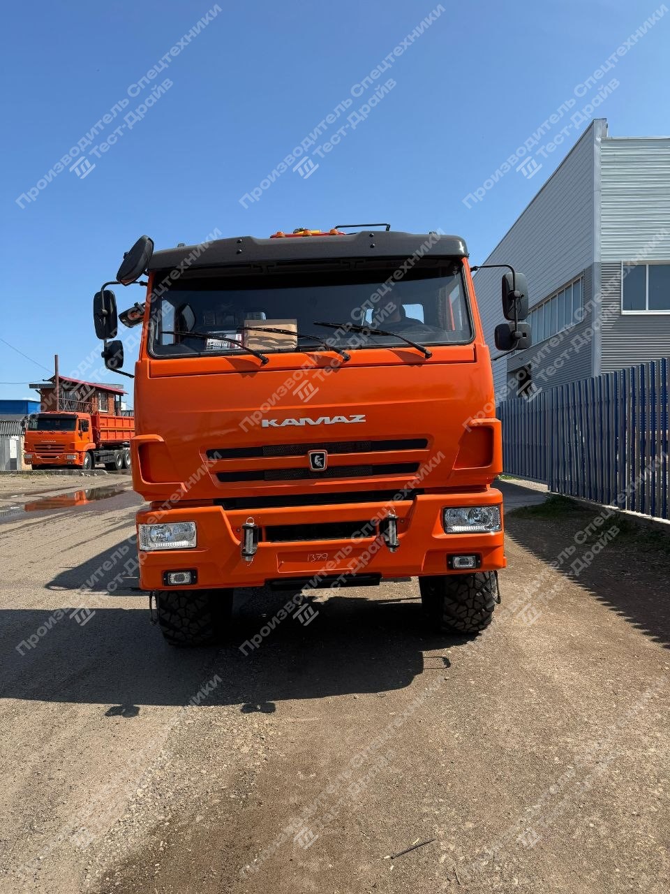 Бортовой КамАЗ 43118 6x6 с КМУ XCMG SQS 200-6 Фото №25